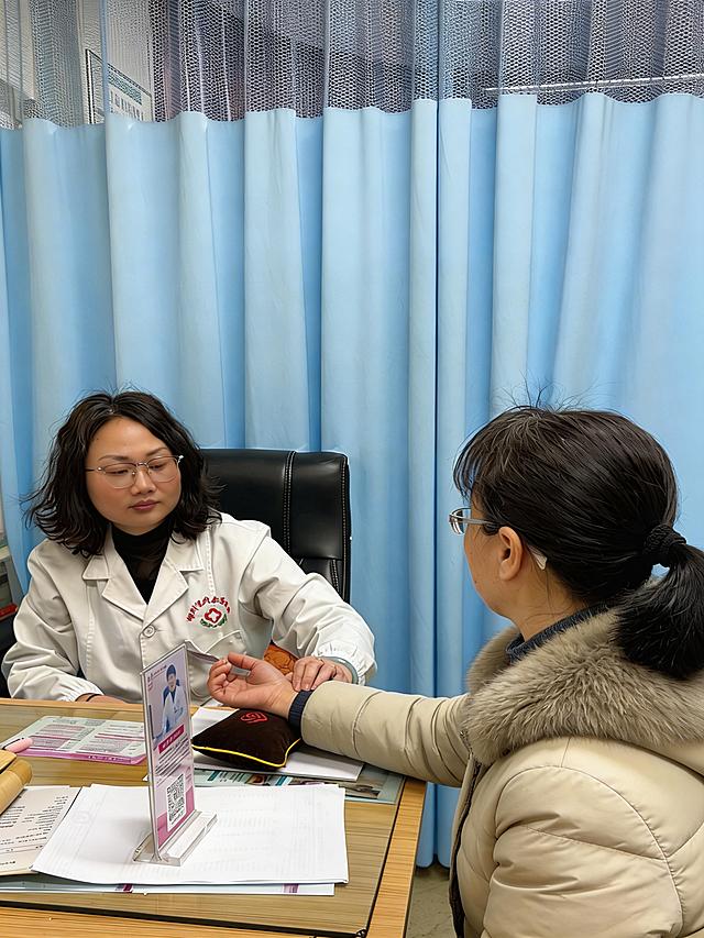 去除图片右下角的“豆包AI生成”文字，保持原图内容、构图和风格不变