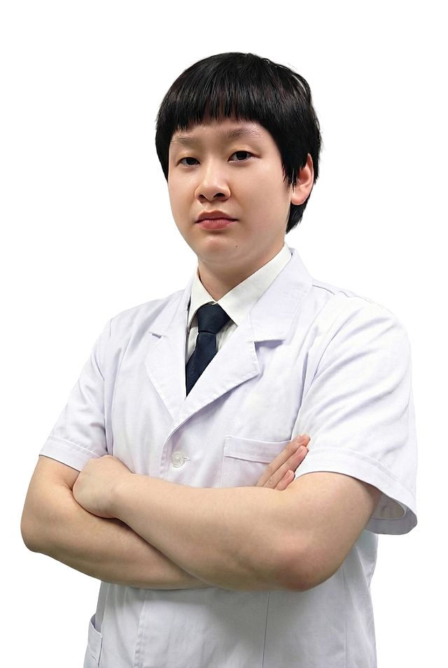 把衣服P新一点白一点，其他不变