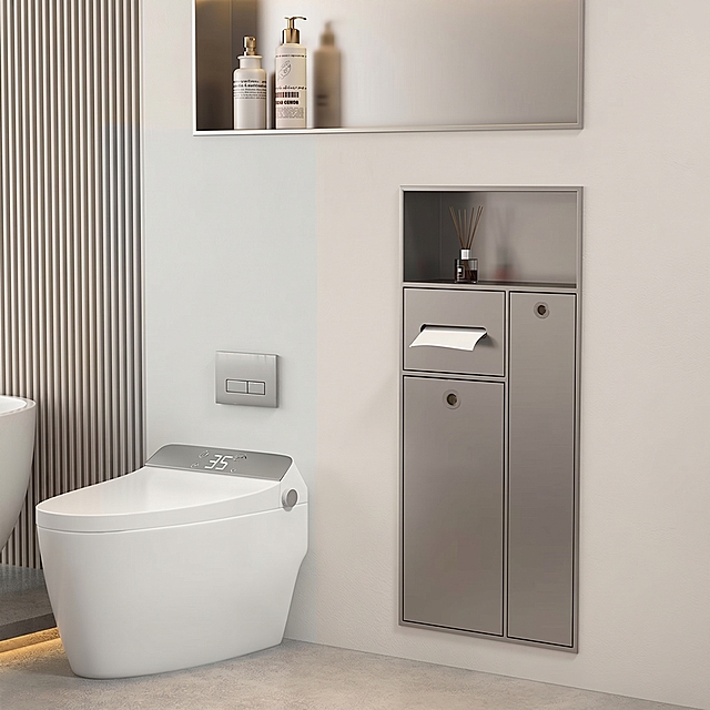 保持马桶和垃圾桶壁龛的角度不变，参考参考图结构，生成现代简约风格的卫生间角落场景，包含智能马桶、嵌入式壁龛垃圾桶和上方置物架，整体干净整洁