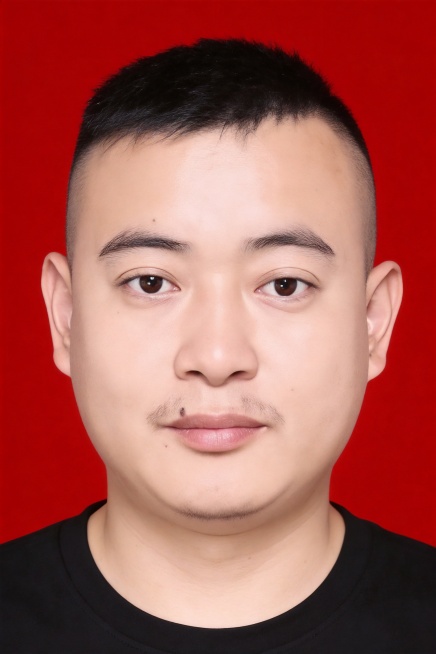 保留第一张图中人物发型､脸型､年龄特征生成标准样式纯正面证件照;人物主体严格居中,头部大小与位置严格对齐第二张图,双肩水平平衡,面部中轴线对齐画面中心,正视前方;标准证件照构图,人物绝对居中;头顶上方预览效果