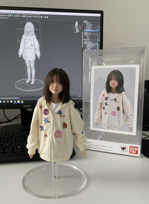 将这个图片制作成一个商业化1/7比例手办，风格写实，环境逼真。手办放置在电脑桌上，配有一个圆形透明亚克力底座，底座上没有文字。电脑屏幕上显示着手办的Zbrush建模过程。电脑屏幕旁边是一个万代风格的透预览效果