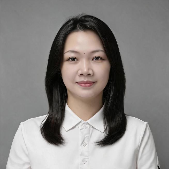 保持人物主体和画面其他内容不变，修改头发让头发把耳朵遮挡住，自然真实预览效果