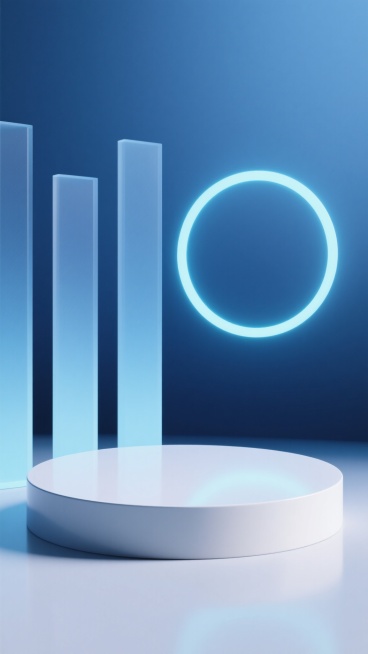 简洁现代展台设计，圆形白色展台置于画面底部中央，展台表面光滑有细微反光，带有柔和阴影。背景为渐变深空蓝色，左侧有垂直排列的三个半透明渐变浅蓝色长方体立柱，右侧悬浮一个发光的浅蓝色环形光晕，光晕边缘柔和渐变，整体光线柔和，营造出科技感与未来感，画面简洁干净，无任何文字和多余元素。预览效果