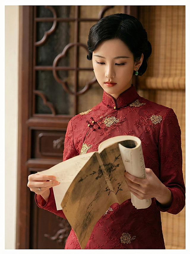 将图片变成现代高清鲜艳的彩色照片，消除边缘陈旧的痕迹变成白色