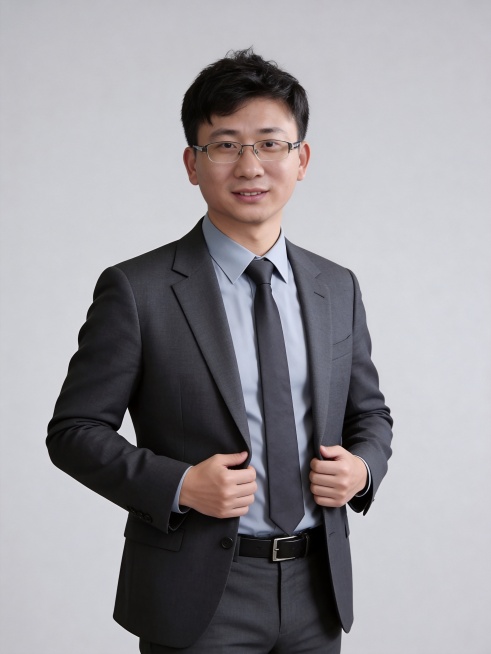 参考第一张图保留人物脸型､发型､年龄等特征生成职场形象照,参考第二张图人物占位和比例,标准焦段50mm,f/4光圈(f/2.8-f/4区间),平视视角(镜头与人物视线齐平);人物占画面70%,人物居中预览效果