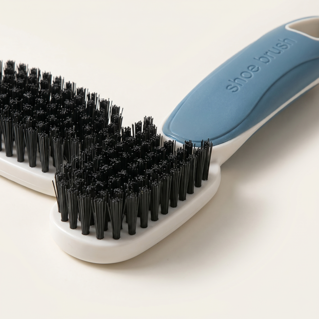[Main Image 3] Detail close-up display of shoe brush bristles and handle. Magnify the brush head are预览效果