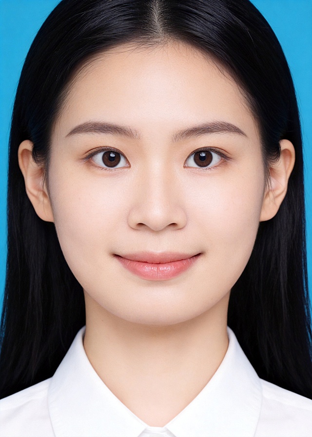去除挡住眉毛的刘海，露出完整眉毛；以左脸为标准，修正左右脸对称；保留第一张图中人物发型、脸型、年龄特征生成标准样式纯正面证件照；人物主体严格居中，头部大小与位置严格对齐第二张图，双肩水平平衡，面部中轴线对齐画面中心，正视前方；标准证件照构图，人物绝对居中；头顶上方距离上边缘高度10%，下巴距离画面下边缘高度30%，人物主体占比约68%；肩部平展与画面水平轴平行；头部占比严格对齐第二张图；年轻亚洲女性，身着纯白色翻领衬衫，不戴帽子，无头饰，无发带，不戴眼镜，无胡子，面部无痣，消除面部瑕疵，去除外部配饰，露出双耳、不遮挡眉毛，整洁，发色自然；提亮肤色，消除暗沉，清透裸妆，隐形毛孔，均匀肤色，唇色自然提亮；肤色白皙细腻，轻透裸妆+微微提亮；底妆轻薄服帖；淡妆：极细内眼线，唇色微微润泽；眼神澄澈，看向镜头，气质自信，嘴角微微上扬表情自然；耳廓可见度一致；肩部平展，肩线与画面水平轴平行；头肩比例协调呈现；免冠，柔和正面顺光均匀柔光，面部明亮无硬影，背景均匀提亮，画质清晰，零噪点降噪；面部清晰；背景亮度均匀统一；高清锐利画质，细节清晰可见；零噪点处理；色彩还原自然，均匀柔和布光，无明显阴影，面部光影干净，柔光正面打光，自然光影过渡，皮肤质感细腻，哑光质感，极简纯色蓝色背景，标准焦段50mm，纯正面，入境范围头部至胸部以上区域，F/4光圈，平视视角（镜头与人物视线完全齐平），正视视图；人物绝对居中（居中构图），位于画面中心；严格限定标准证件照规格；视线水平（瞳孔连线与画面水平线平行）；双耳对称露出，双肩水平且平衡，头部占比严格对齐垫图，禁止裁切头顶，禁止额头被截，禁止超大头，禁止主体溢出画面，禁止偏头/倾斜，头顶上边距8-10%，头部高度60-68%，双眼高度56-58%，严格对齐第二张垫图；专业证件照质感，高清人像质感，细腻皮肤纹理，严格按照第一张图内容生成，分辨率4K，画面比例5:7