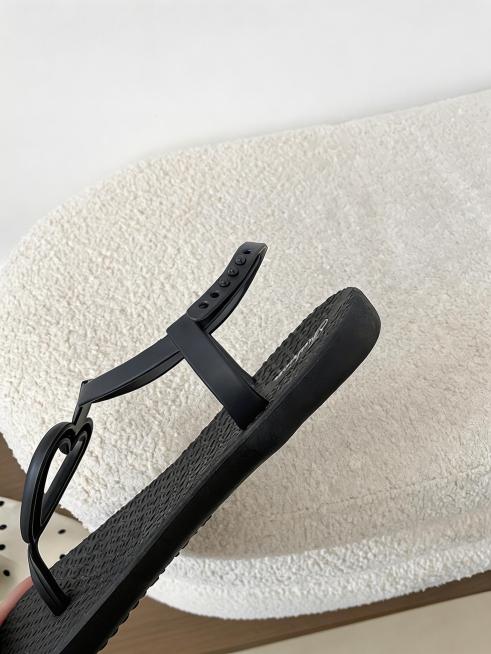 保持原有图片内容不变，仅调整图片比例为3:4预览效果