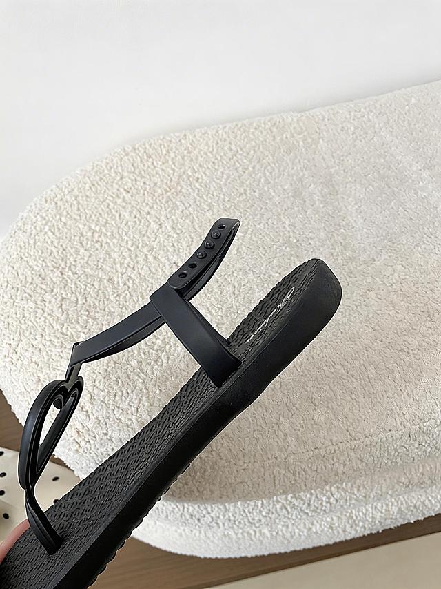 保持原有图片内容不变，仅调整图片比例为3:4