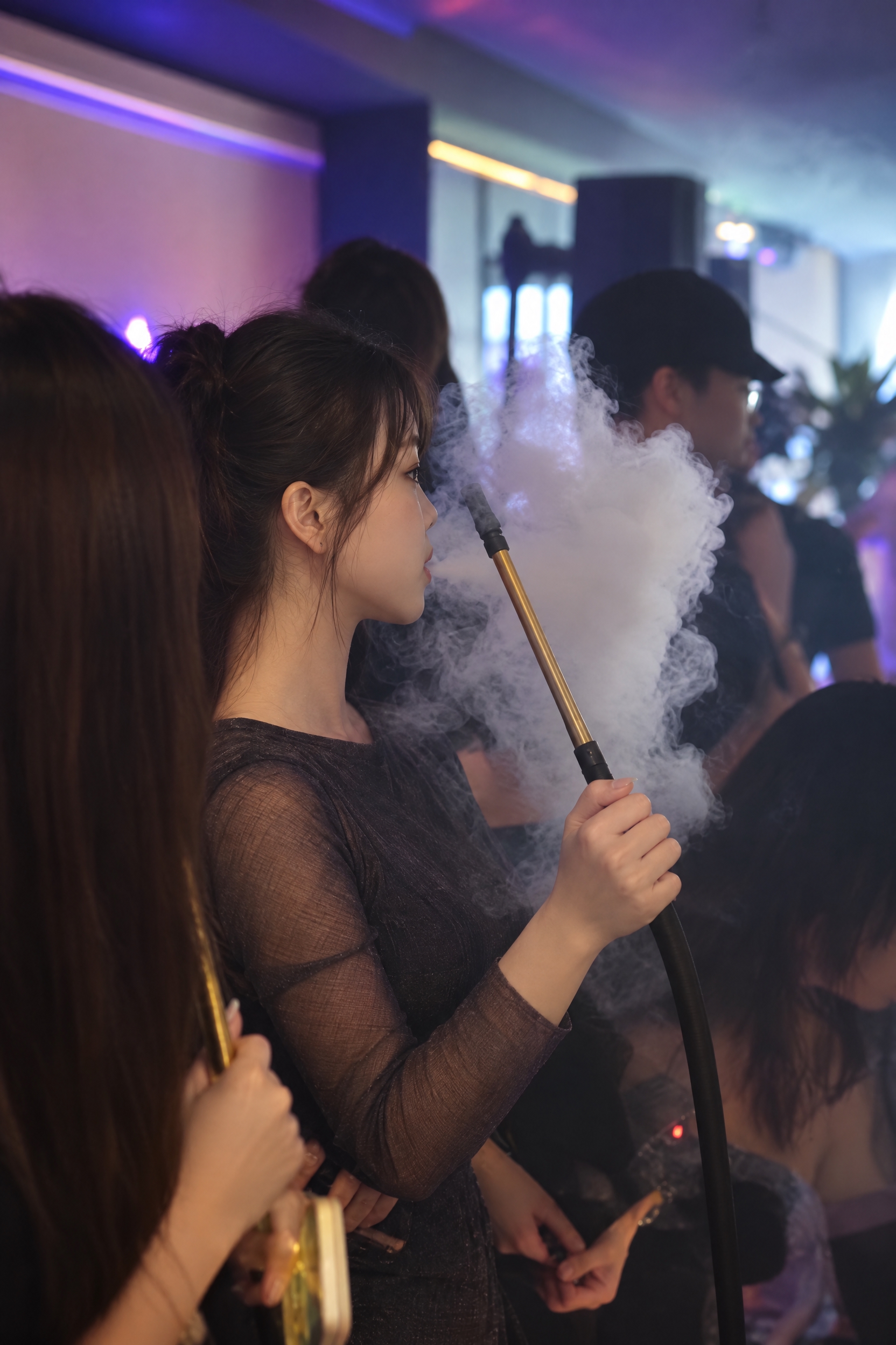 提升整体画质，去除噪点，增强精修质感，保留真实自然的写实质感，… - 图片创意预览