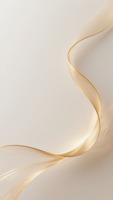 高级简约背景，以纯净柔和的米白色为基调，画面右侧有流畅飘逸的金色曲线造型，线条纤细且带有精致的纹理，呈现出优雅的动态感，边缘处有淡淡的金色光晕，整体风格简洁大气，光影过渡自然，营造出高端典雅的氛围，具有现代设计感。预览效果