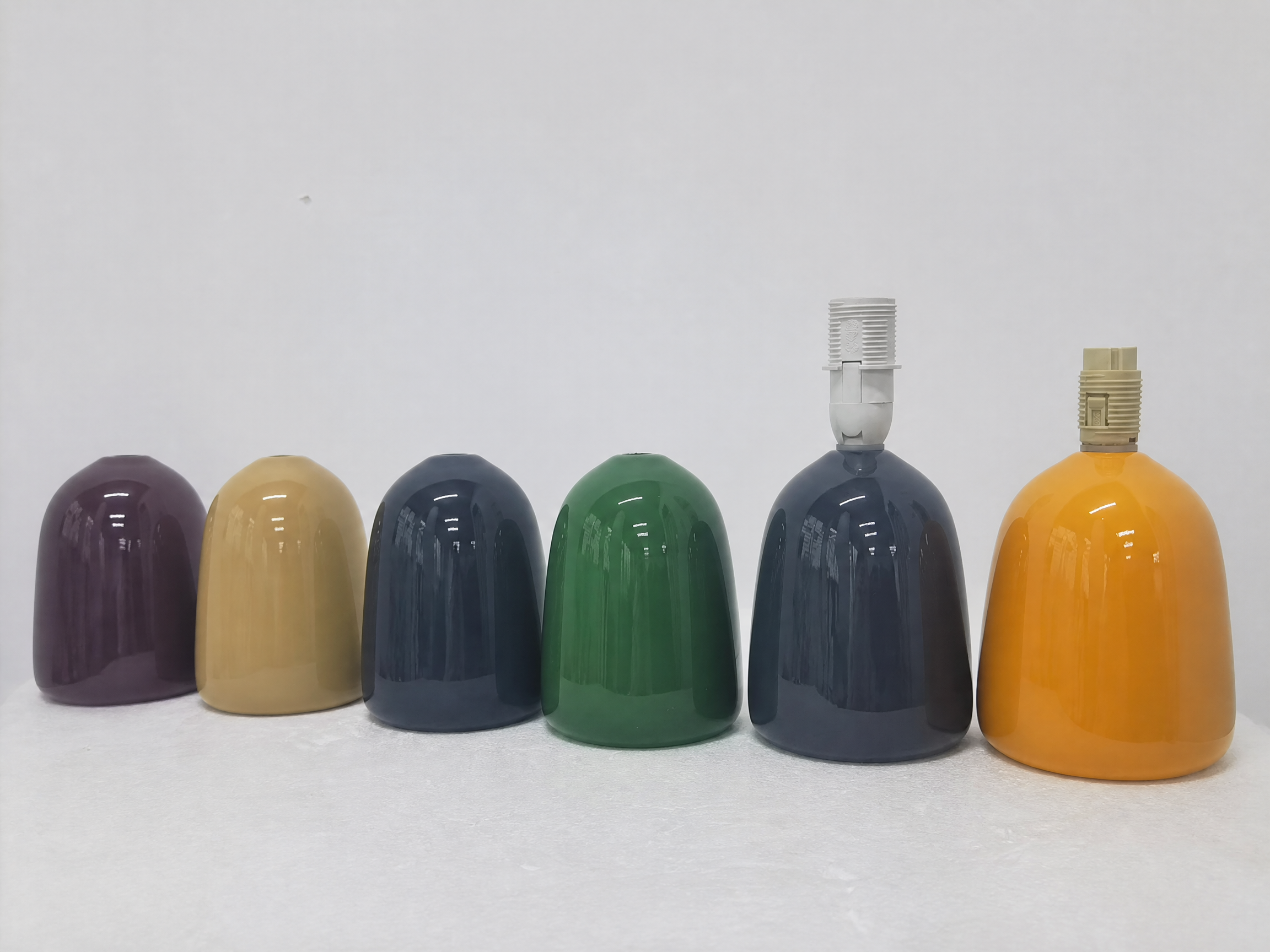 将图片摆正，校正画面倾斜角度，使桌面和瓶身保持水平垂直对齐，保… - 图片创意预览