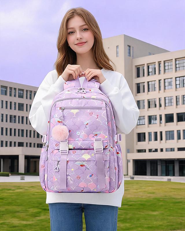 根据香芋紫美人鱼图案背包的色彩，生成一张大学校园户外场景，年轻白人女性模特手提着展示这款浅紫色美人鱼印花双肩背包，背景色彩干净单调，模特为白人女性，背景和背包浅紫色调搭配协调，适合外贸展示，禁止小孩和黑人出现