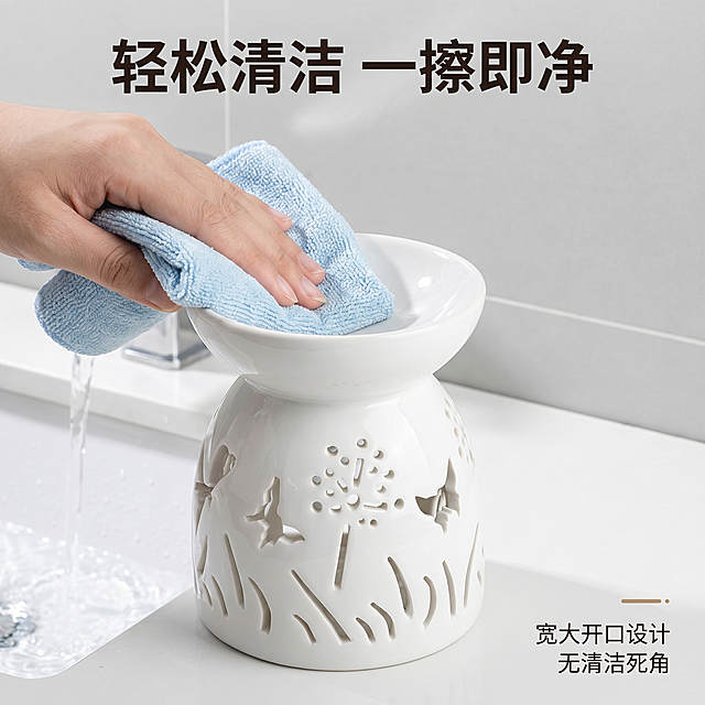 [主图 6] 展示易清洁特性，方便清洁演示图。
[氛围风格] 直观清晰生活化演示；
[画质] 商业摄影质感、光线柔和通透、产品清晰真实、画面干净高级。
[元素] 展示清洁小巧熏香炉的场景：熏香炉放置在水槽边，一只手拿着柔软清洁布正在擦拭熏香炉的顶部凹槽，水流清澈，场景干净整洁。保持熏香炉外观（物理结构、材质质感、颜色）与输入产品图绝对一致，杜绝任何变形和色差。宽大开口设计清晰可见，直观展示易清洁的结构优势。商品主体占比约70%。
[光影] 明亮卫生间自然光，光线均匀充足，清晰展示清洁过程，阴影柔和。
[配色] 干净浅灰色调，陶瓷产品自然配色，清洁布浅蓝色点缀，清爽干净。
[视角构图] 平视拍摄，聚焦产品清洁区域，构图简洁直观。
[文字版式] 顶部主标题「轻松清洁 一擦即净」加粗深色文字；右下角标注「宽大开口设计 无清洁死角」小号辅助说明文字，信息清晰不遮挡主体。
[比例分辨率] 1:1 比例，2k 分辨率；文字清晰锐利，画面超高清。
[负向提示词] 变形，水印，文字错乱，产品图模糊，背景杂乱，牛皮癣，配色刺眼，遮挡主体。