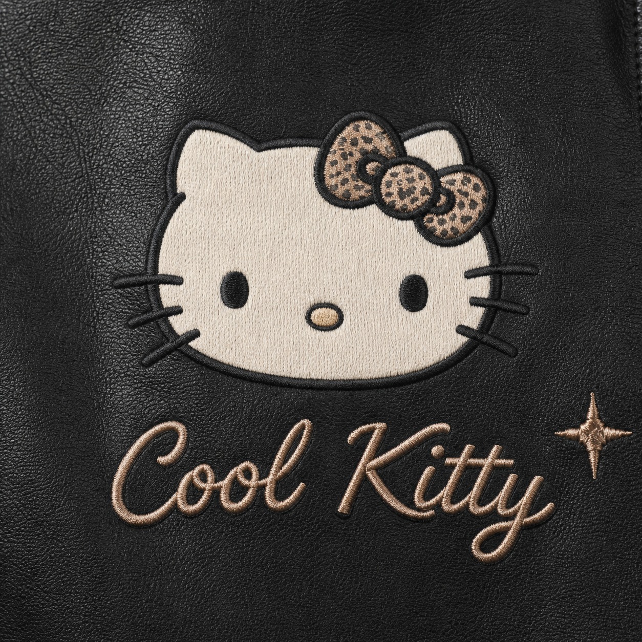 保留原图中黑色Hello Kitty刺绣皮衣夹克的衣服款式、颜… - 图片创意预览