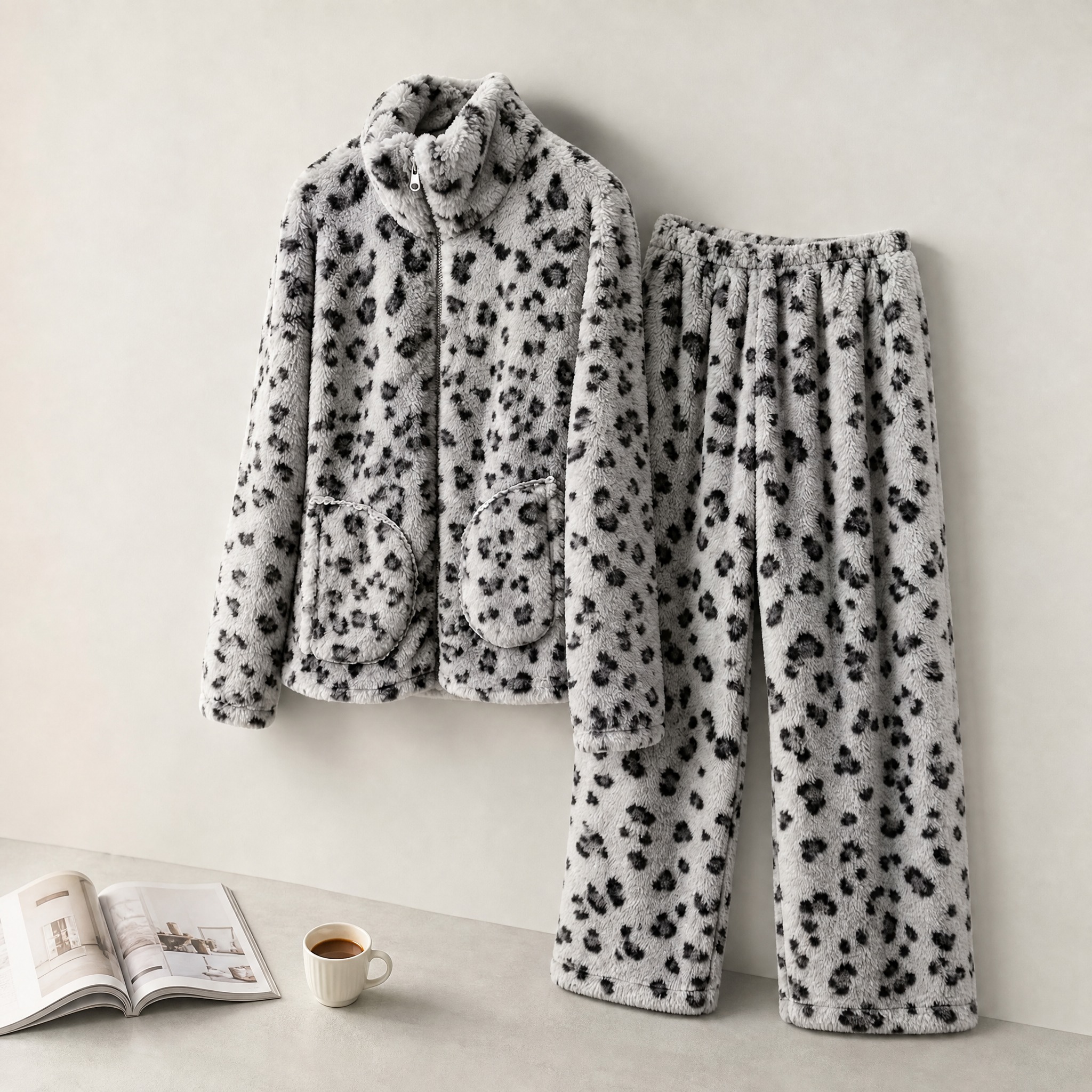 灰色豹纹法兰绒立领拉链家居服套装（上衣+长裤），高级松弛感静物… - 图片创意预览