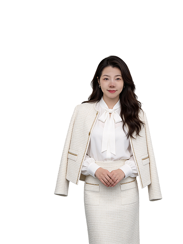 参考第一张图保留人物脸型､年龄特征生成标准职场形象照,参考第二张图人物占位和比例,头部发型完整,肤色白皙细腻,美颜轻度磨皮韩式精致浓妆,均匀肤色提亮肤色,细腻光滑,通透自然,带柔润光泽;50mm标准焦段,F/4光圈(F/2.8-F/4区间),相机与人物距离3米,横向16:9比例(左右预留5%环境空间),人物占画面70%,入镜头部至膝盖上方10cm,平视视角,人物居中构图,头肩比例协调,主体锐利,身披精致秀气米白色小香风粗纺纹理感长袖外套(自然轻搭外披于肩上)边缘(领口､门襟､口袋)镶有金色极细金丝链装饰,搭配方形贴袋(袋口有极细金丝链装饰)+白色韩式知性感宽松衬衫(领口处白色蝴蝶结装饰带)松弛感,随性感+同色系下装裙(粗纺纹理),优雅轻奢+温柔从容;嘴角浅淡浅笑,眼神明亮舒展,神态端庄松弛;双手交叠放于身前,姿态舒展得体;发质微微蓬松有光泽,自然垂落肩侧;精致通勤妆,底妆细腻服帖,唇妆为红调质感;眼神直视镜头,目光温柔澄澈,表情自然,嘴角微微上扬,气质自信从容;均匀肤色,专业人像摄影写真,头部完整,结构准确;修饰脸型,肤质哑光细腻,轻透裸肌感,32K画质,去除人物之外的所有元素,零噪点降噪,简约冷调深灰度纯色背景｡严格按照第一张图内容生成｡
