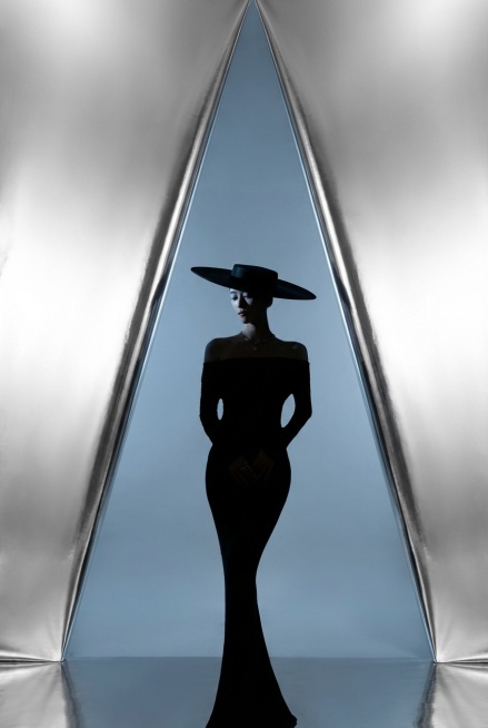 背景黑色改为银色，白色改为蓝灰色预览效果