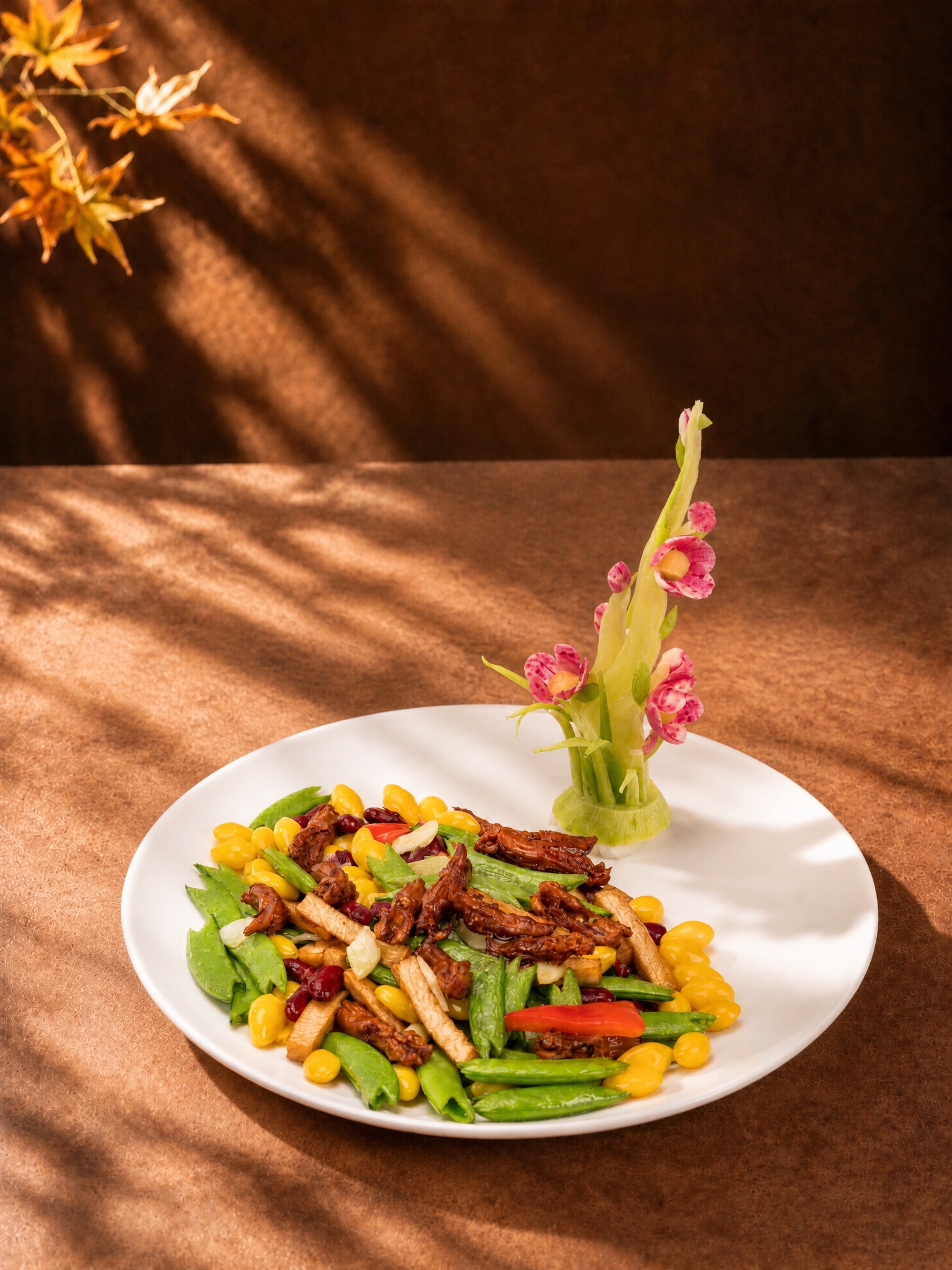 将第一张图中的银杏蜜豆炒鸭舌（白色圆盘装的银杏、蜜豆、鸭舌、豆… - 图片创意预览
