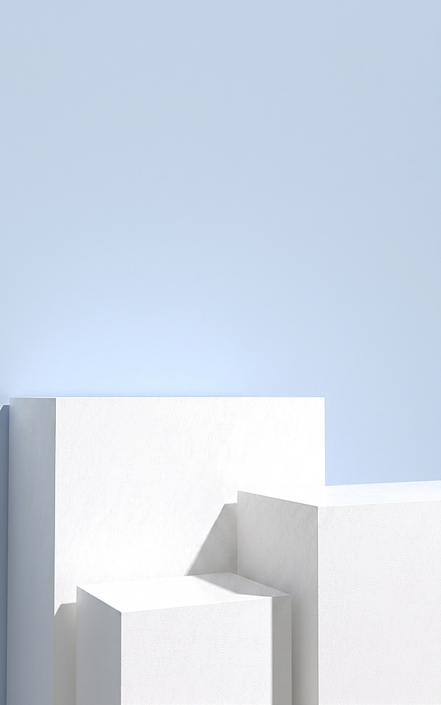 去掉图片中的所有小风扇产品，保持浅蓝色背景和白色展台不变，自然填补产品位置，保持原图片尺寸和整体光影风格