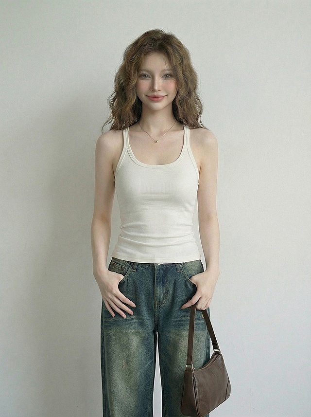 生成3张不同姿势图片，保留图片细节