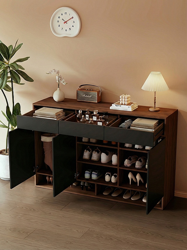 最右边抽屉最里面的抽纸换成书籍