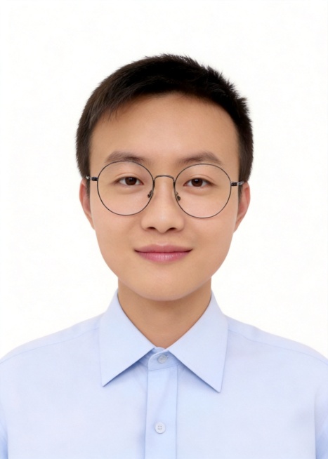 保留第一张图中人物发型､脸型､年龄特征生成标准样式纯正面一寸证件照;人物主体严格居中,头部大小与位置严格对齐第二张图,双肩水平平衡,面部中轴线对齐画面中心,正视前方;标准证件照构图,人物绝对居中;头顶预览效果