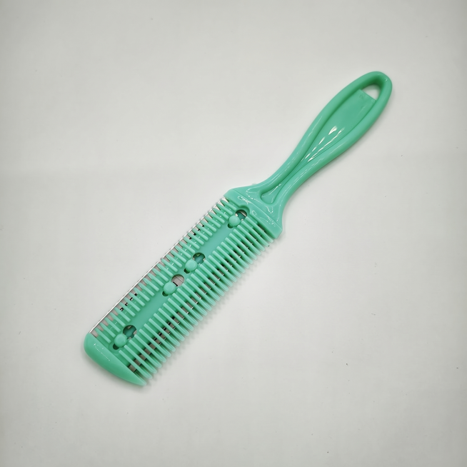 将这把家用打薄削发器的背景替换为纯白色，只保留产品本身，产品放置在画面中心，保持产品清晰完整，生成电商主图白底图预览效果