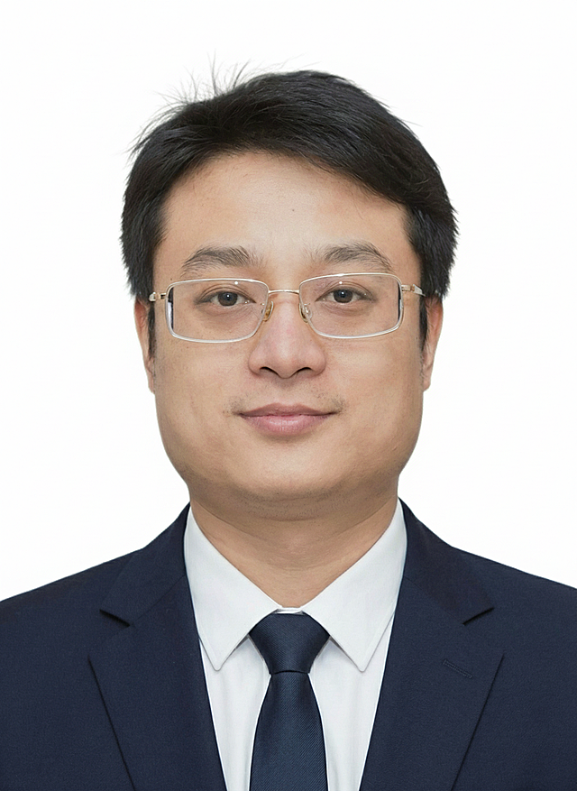 对头发边缘进行处理，让看起来轮廓发丝清晰。