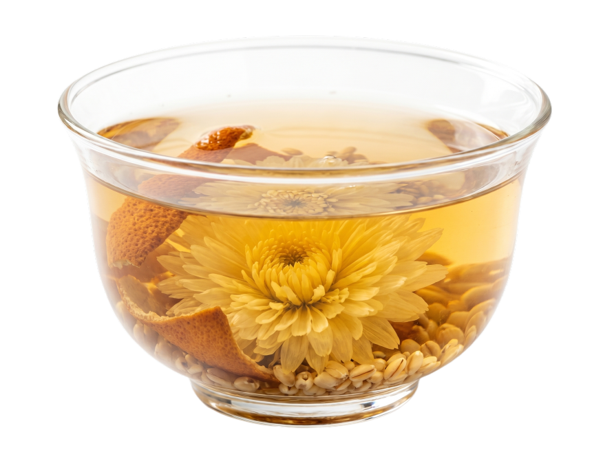 玻璃茶盏，棕黄色茶汤，菊麦茶（配料：菊花、陈皮、大麦）参考图片「图片1」，纯白色背景。整体颜色要偏明亮、轻快，光影柔和，国风雅致，干净通透，商业海报质感，高清8K，细节细腻预览效果
