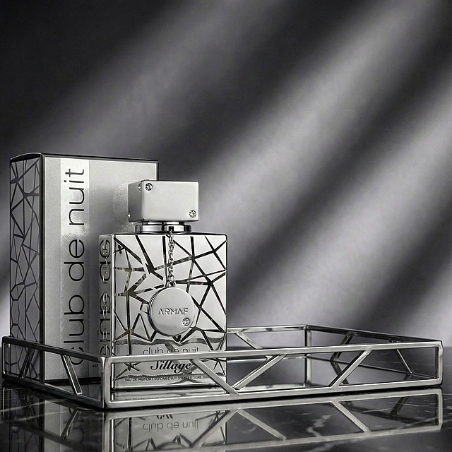 以这是tiktok的主图，你在以这张为模型做出八张副图，不要合并