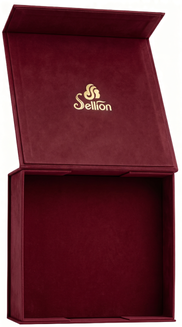 将整个黑色礼盒盒子改成参考图的深红色，保留金色Sellion logo不变，保持打开的空盒子状态，保持盒子形状、光影效果不变预览效果
