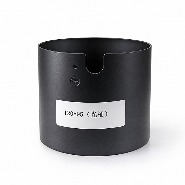 产品精修，产品置于纯白背景上，专业商业棚拍光，5500K标准中性白光，轮廓光，体积光，曝光正确，强烈真实立体感，提亮黑色/深色区域的结构层次，拉开明暗过渡，恢复部件边界、接缝、转折面和厚度关系，避免一片死黑但保持原图深色属性，接地处保留干净浅淡的自然接触阴影，严禁大片投影、脏灰阴影和悬浮感，主体居中，商品完整入画不裁切，商品外轮廓视觉体量约画面60%-80%，四边均匀留白约10%-20%，严禁满幅铺满与贴边顶满，极致超清画质，细节清晰锐利，商业级实拍质感，保留原图真实材质与结构细节，明显提升商品表面洁净度，清理灰尘、污渍、指纹、油污、胶痕和霉点，让表面从脏旧发闷变为干净可售卖状态，修复划痕、磨损、掉漆、飞边毛刺和使用旧痕，翻新为干净商业新品感，提升商品洁净度和商业新品感，清除旧痕、灰暗、脏斑和不均匀色块，保留原图颜色分区、材质色相、结构和功能细节，禁止整体提亮改色，去除非售卖主体杂物、临时垫块、包装垫、支撑块、纸片或填充物，严禁误删商品结构，锁定原图商品颜色，颜色以输入图为唯一参考，分段部件颜色边界按原图锁定，锁定原图商品轮廓、件数、部件位置、连接关系、标签文字和可见功能细节，只做精修不重绘结构，锁定原图五金商品的外轮廓、朝向、可见面、比例、孔位、部件数量、连接关系和功能结构，禁止新增/删除零件、补全不可见背面、改变结构关系或重绘成其他五金商品，锁定孔型、孔距、镂空边界与透视关系，禁止重绘为规则孔，锁定原图材质表现，保持原有质感、光泽、纹理和色相关系，细腻真实的金属肌理质感，工艺方向、颗粒层次和明暗过渡自然，高光柔和有层次，不磨平成塑料或镜面，前侧视图，严格保持原图透视，严禁扶正，严禁镜像翻转，比例1:1