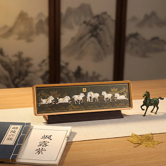 加入马的元素继续优化生成10张