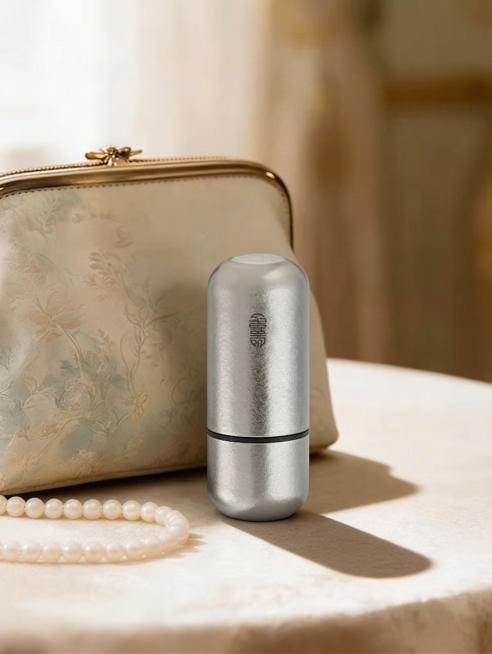 去除图片右上角的所有文字，保留原图片的其他内容、风格和清晰度不变预览效果