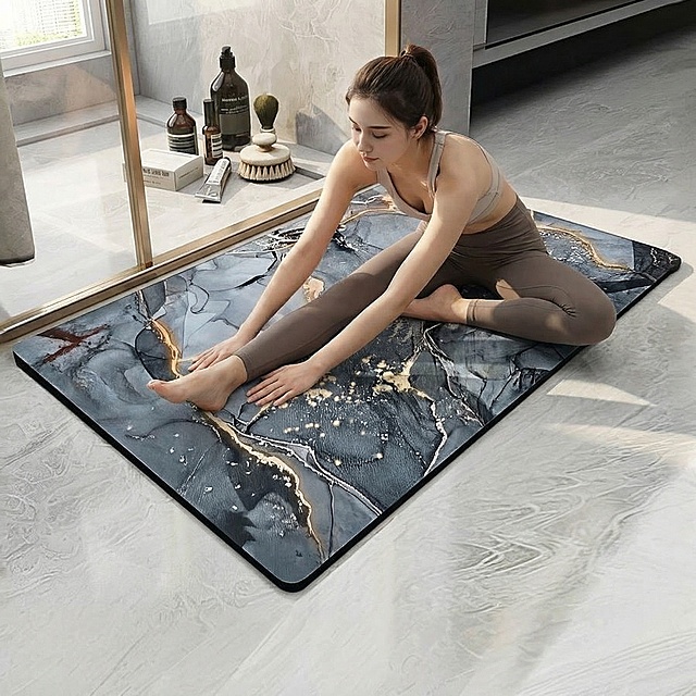 根据上述产品生成10张电商图，要有画面的，要有美女的