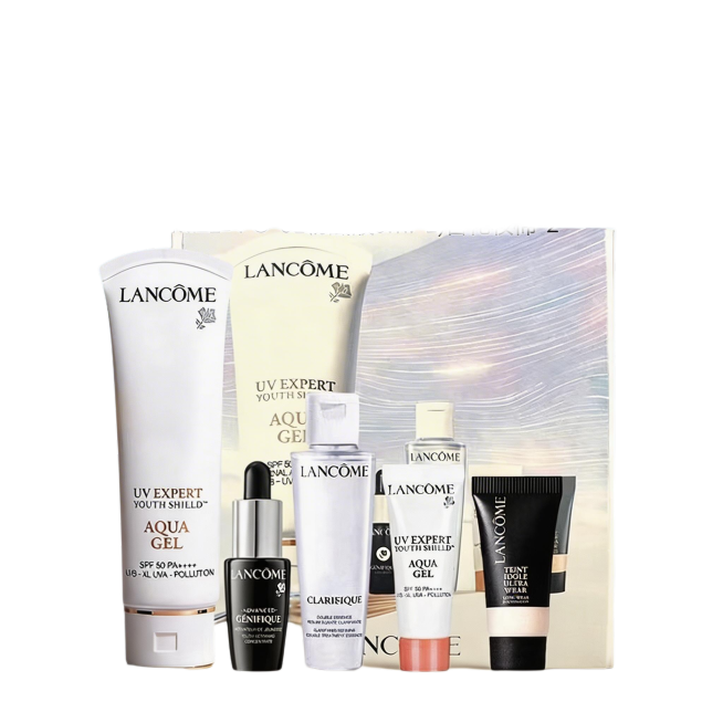 更换符合高端兰蔻护肤套装宣传图的背景，保持所有产品、文字和品牌Logo完全不变，只替换背景。生成轻奢优雅电商宣传风格，使用浅蓝渐变搭配米白大理石展台，柔和自然漫射光线，精致通透，整体氛围高级干净，符合预览效果