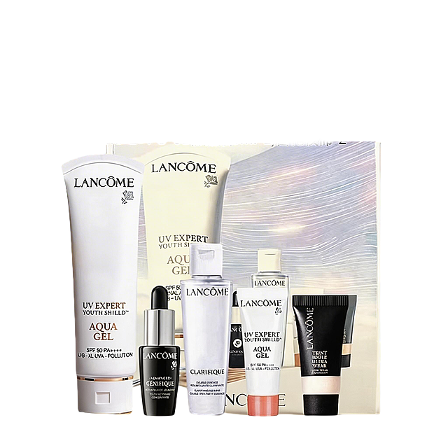 更换符合高端兰蔻护肤套装宣传图的背景，保持所有产品、文字和品牌Logo完全不变，只替换背景。生成轻奢优雅电商宣传风格，使用浅蓝渐变搭配米白大理石展台，柔和自然漫射光线，精致通透，整体氛围高级干净，符合美妆推广的种草质感，保留原有图文排版不变