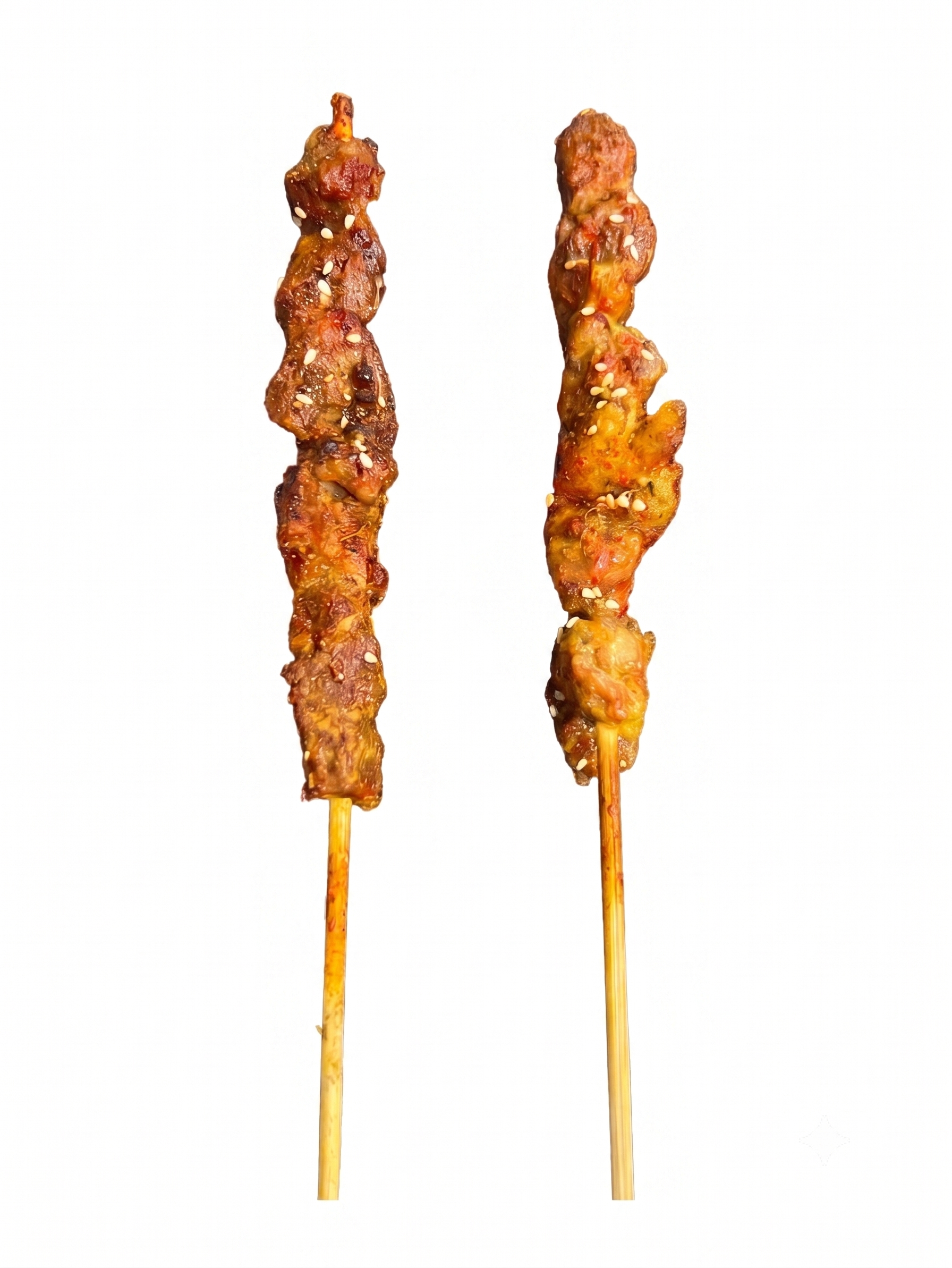 只保留两串羊肉串，移除其余羊肉串和黑色盘子，背景透明 - 图片创意预览