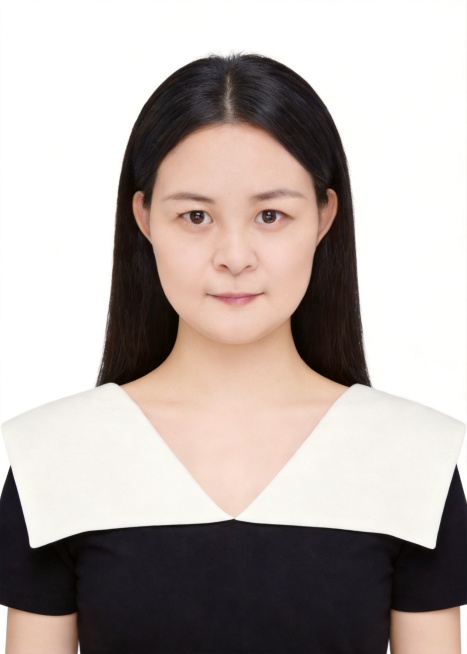 对证件照进行美颜瘦脸处理：轻微修瘦脸部轮廓，保持自然五官比例，保留本人原有特征；继续提亮肤色，细化皮肤质感，保持均匀清透底妆，证件照整体风格正式自然，保留一寸白底规格和原有构图，不改变发型服装和背景色预览效果