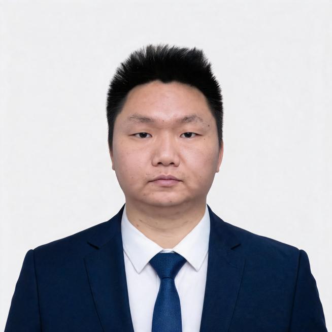 保留人物五官特征，换为标准商务证件照，藏青色西装外套，白色衬衫，深蓝色领带，纯白背景，正面胸像，专业布光，超写实高清预览效果