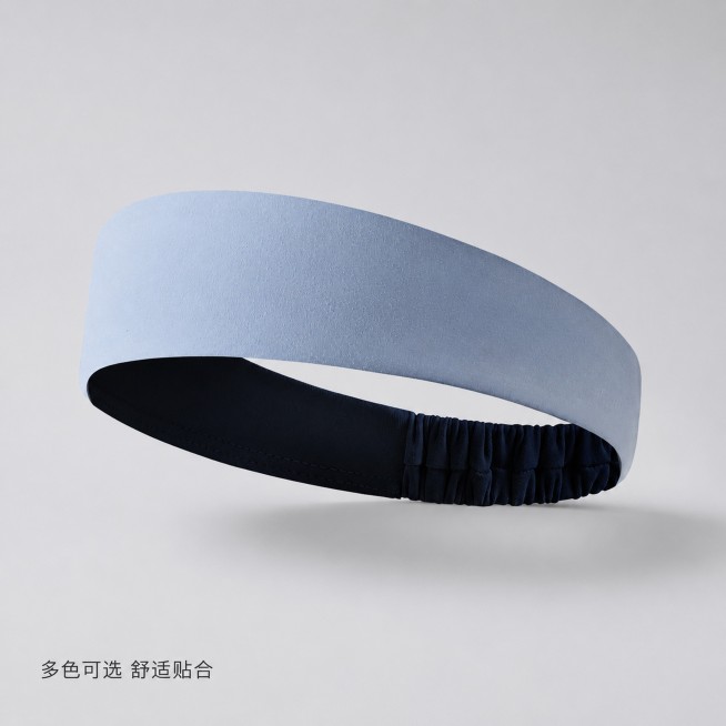 [主图-2] 雾霾蓝运动发带单品展示主图。
[氛围风格] 简约高级运动风
[画质] 商业摄影质感、光线柔和通透、产品清晰真实、画面干净高级
[元素] 雾霾蓝运动发带居中立体展示，保留原产品造型和褶皱松预览效果