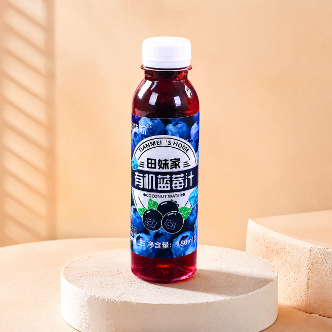 更换背景为电商产品展示空台，石膏材质，淡淡的橙色暖色系，极简主义，简单构图，4K高清，摄影级，细节清晰，光影质感，真实质感，保持主体果汁饮料不变，保持1:1的比例不变，保持整体文案和排版不变，保留全部预览效果