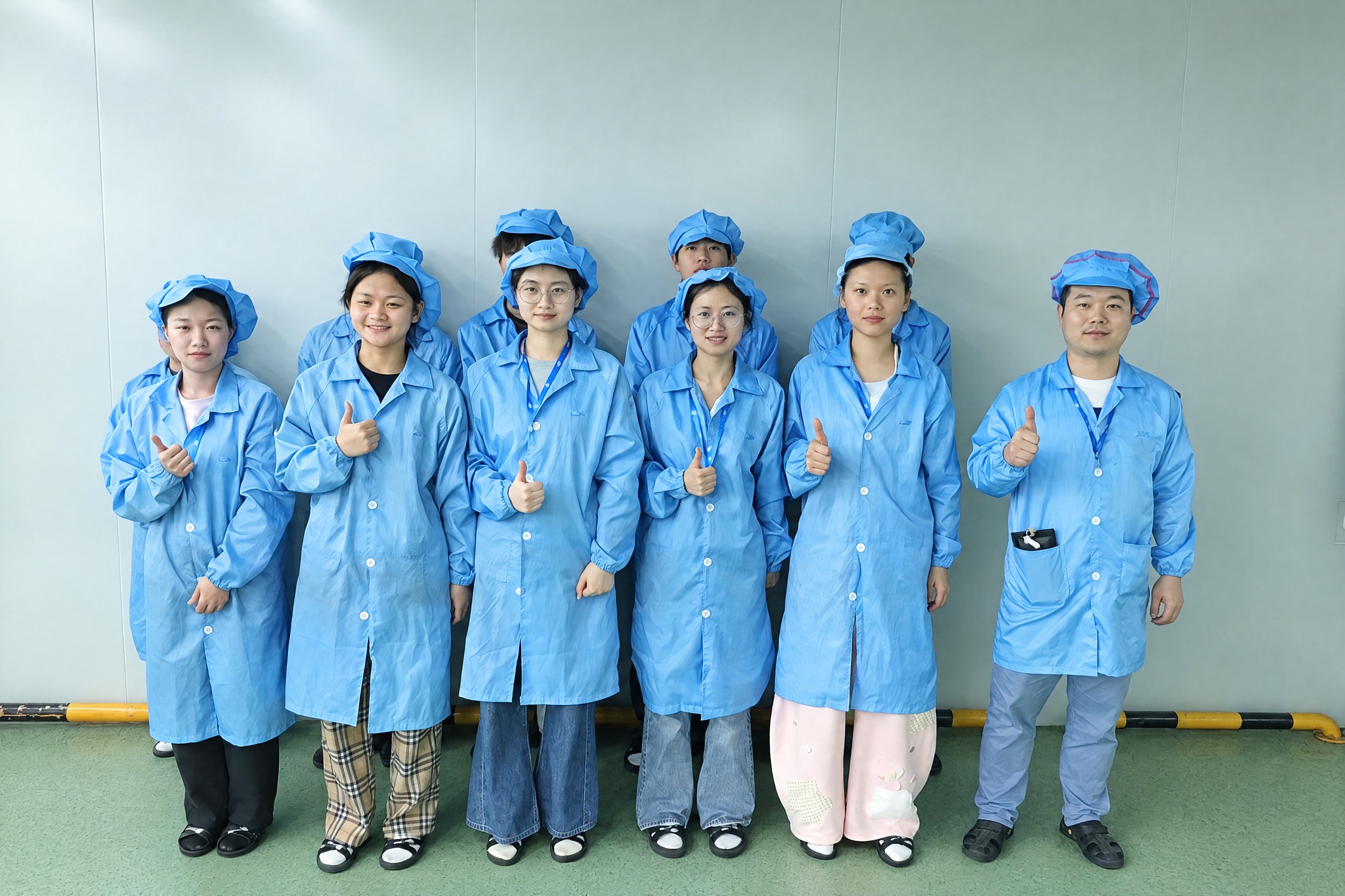 去掉图片右下角的"豆包AI生成"水印，同时去掉图片上所有的半透… - 图片创意预览