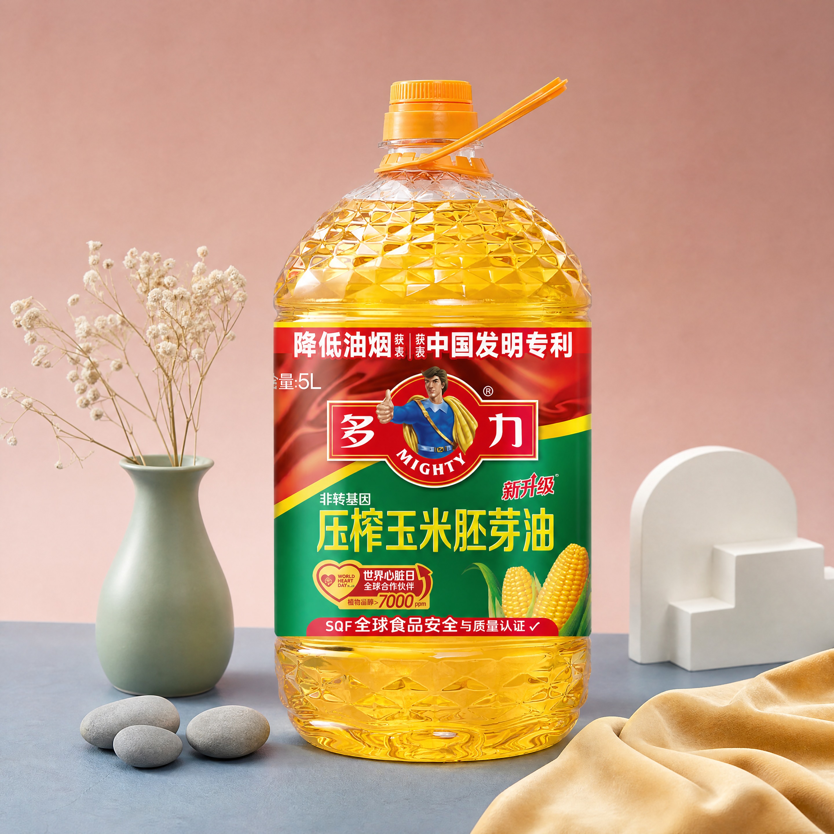 超写实食品商业摄影。 主体：5L装玉米油桶严格参照上传产品图，… - 图片创意预览