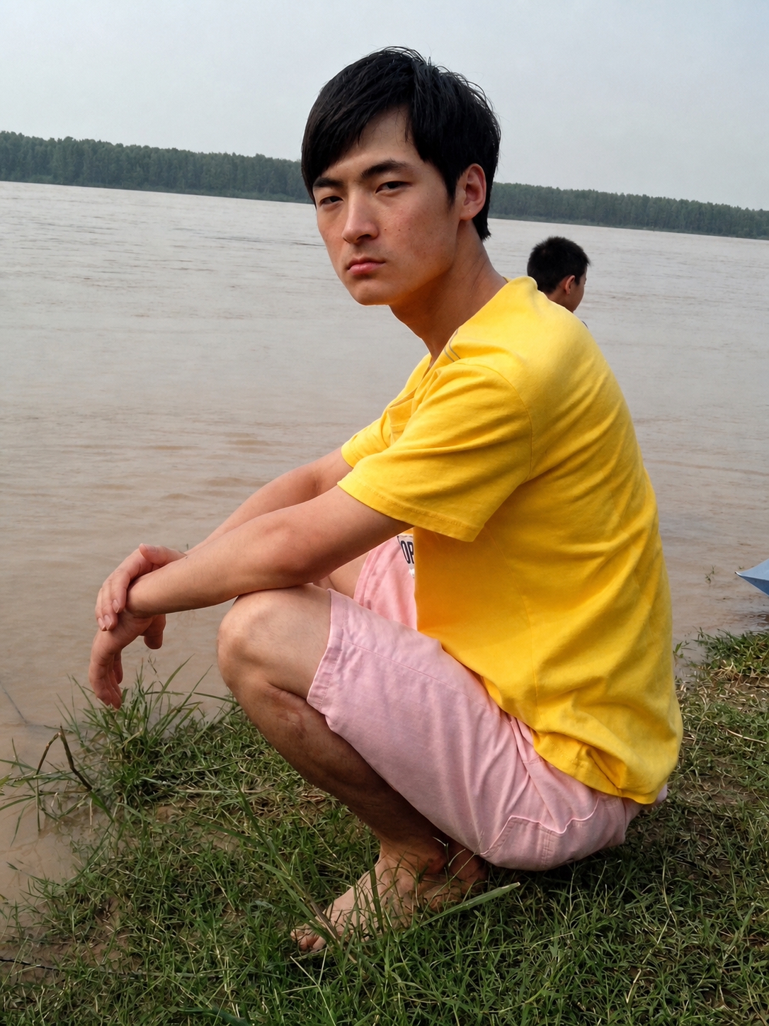 高清还原这张老照片，修复模糊和噪点，增强清晰度，准确还原色彩，… - 图片创意预览
