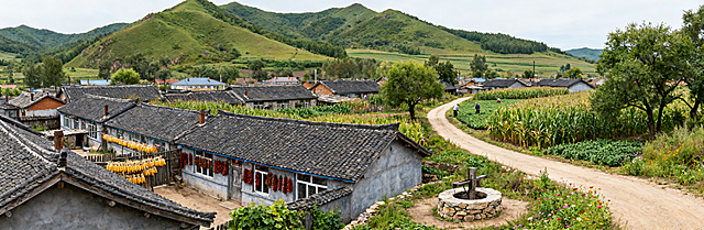 辽宁半拉山子村自然乡村风光，山地村落风景摄影，写实清晰照片