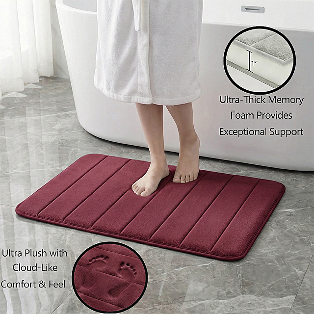 仅将图片中的浅灰色地垫替换为参考图的酒红色，严格保留地垫原本的面料纹理、条纹结构，保持人物、浴缸、地板、所有文字和整体构图完全不变