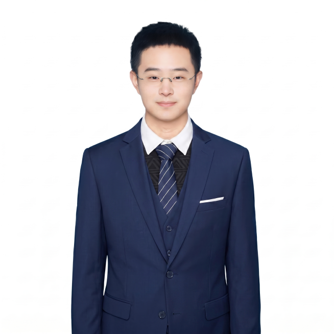 完全移除模特身上的黑色斜挎包，恢复原本的西装正装造型，保持模特的面部、发型、姿态、背景、光影、构图所有细节不变，不做其他修改预览效果