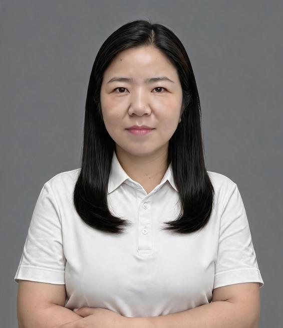 调整背景为简约中度灰色纯色，背景呈现均匀柔和质感，让光线均匀柔和，强化色彩对比，突出高级感，保持人物和服装不变预览效果